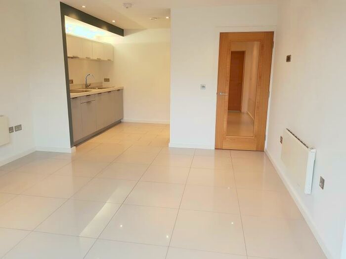 2 Bedroom Apartment To Rent In Apt . :: Ice Plant, M4