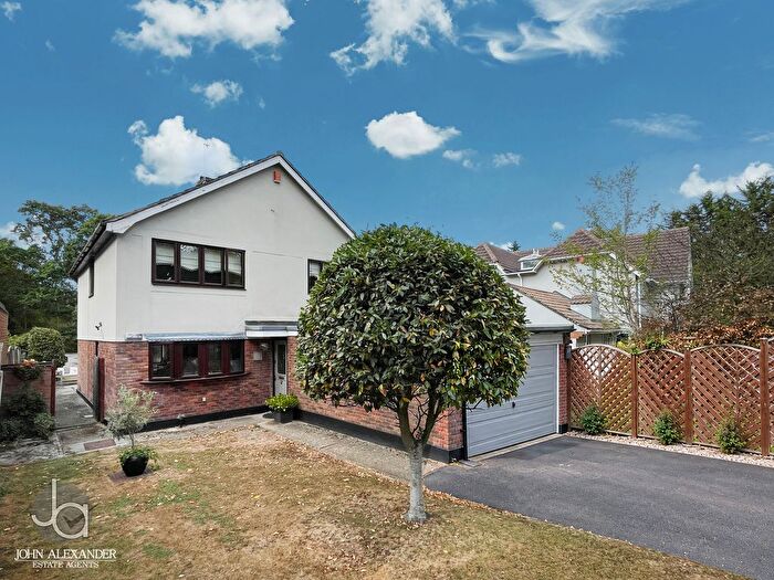 4 Bedroom Detached House For Sale In Paddock Chase, Wickham Bishops, Witham, CM8
