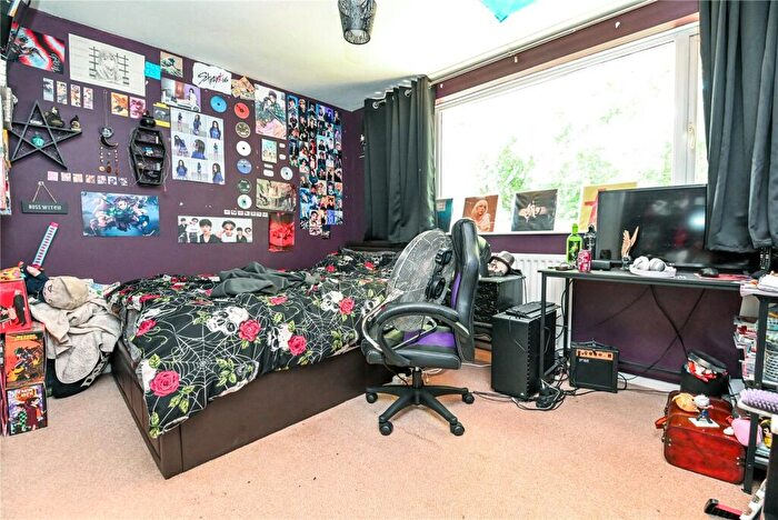 3 Bedroom Terraced House For Sale In Woodvale Gardens, New Milton, Hampshire, BH25