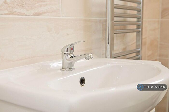 3 Bedroom Flat To Rent In Princes Court, Bournemouth, BH1