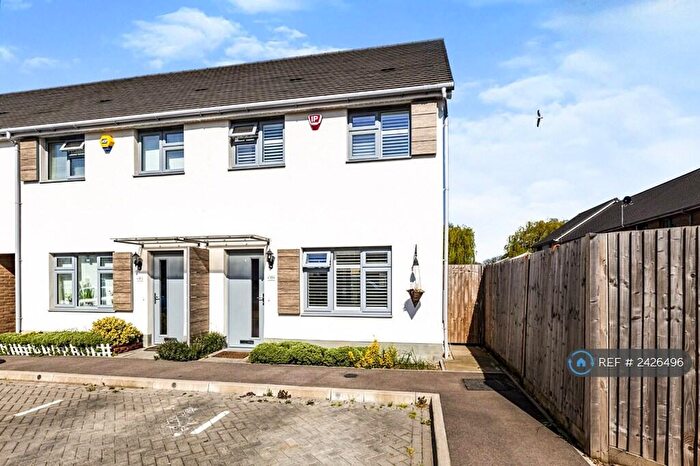 2 Bedroom End Of Terrace House To Rent In Cygnet Way, Maidenhead, SL6