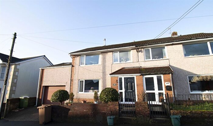 3 Bedroom Semi Detached House For Sale In Montclaire Avenue, Blackwood, NP12