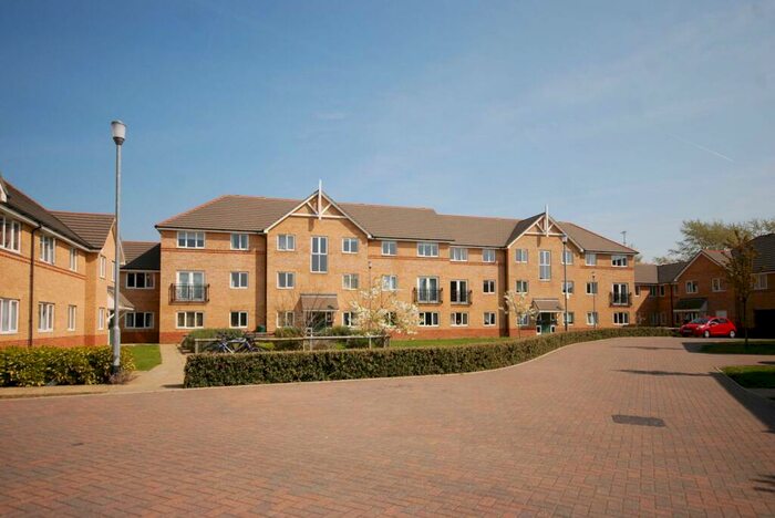 2 Bedroom Flat To Rent In Woodlands Close, Guildford, GU1