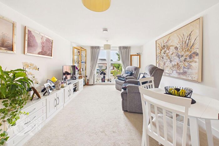 2 Bedroom Flat For Sale In Waveney Place, Waveney Court, Harleston, IP20