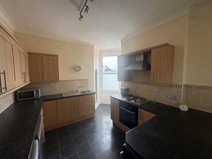 2 Bedroom Flat To Rent In Brook Road, Whitchurch, CF14
