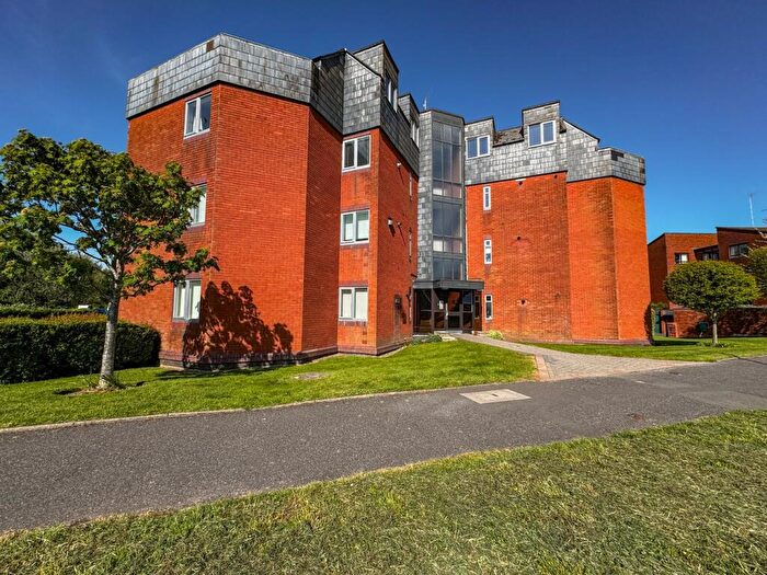 2 Bedroom Apartment For Sale In Allenview Road, Wimborne, BH21