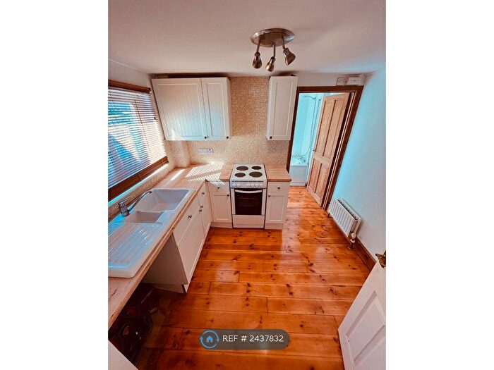 2 Bedroom Flat To Rent In Bridport Road, Dorchester, DT1
