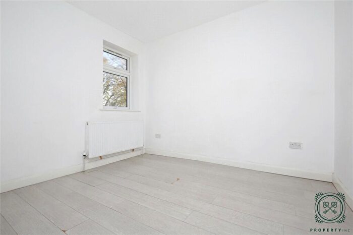 2 Bedroom Apartment To Rent In Fotheringham Road, Enfield, EN1
