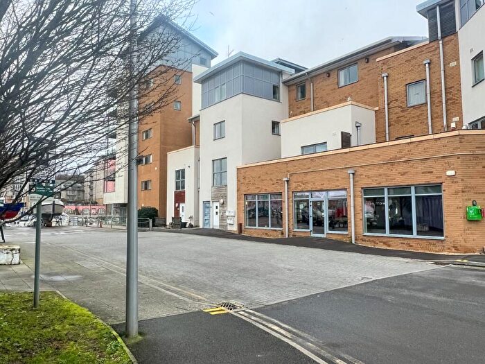 2 Bedroom Apartment For Sale In Mizzen Court, Portishead, Bristol, Somerset, BS20