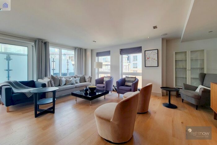 3 Bedroom Flat To Rent In Park Street, London, SW6