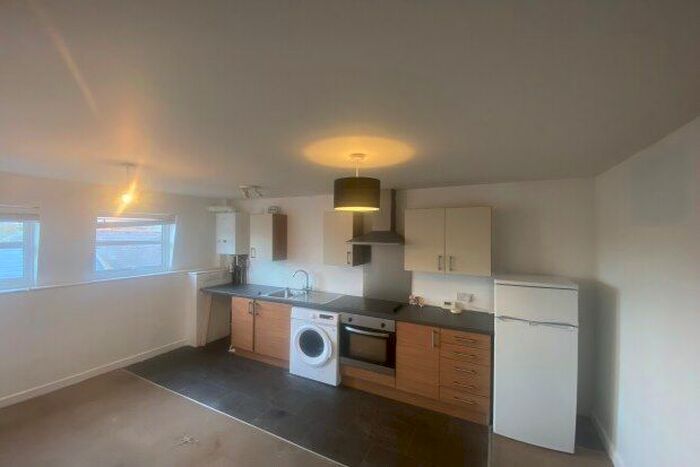 2 Bedroom Flat To Rent In Wickham House, Colchester, CO1