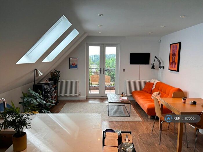 2 Bedroom Flat To Rent In Athena House, Purley, CR8