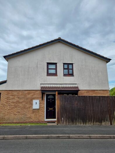 2 Bedroom Maisonette To Rent In Pembroke Way, Birmingham, B28