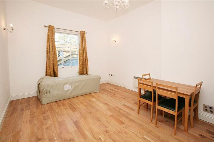 1 Bedroom Flat To Rent In Stroudley Walk, Bow, London, E3
