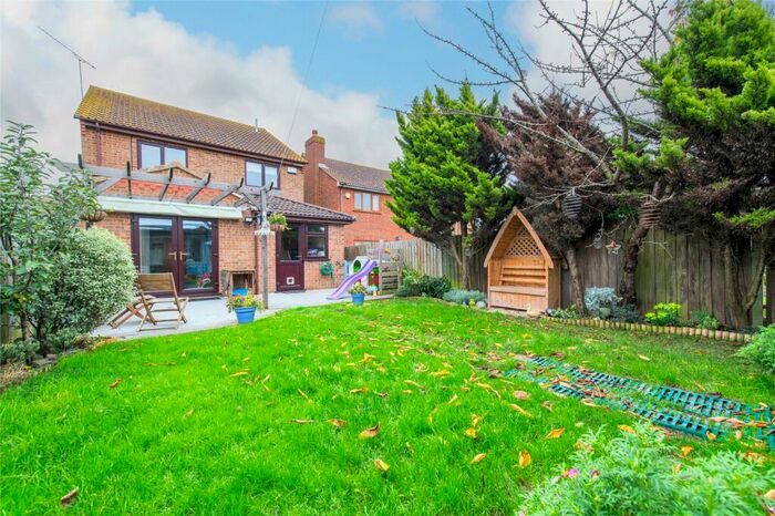 4 Bedroom Detached House For Sale In Burrows Lane, Middle Stoke, Rochester, Kent, ME3