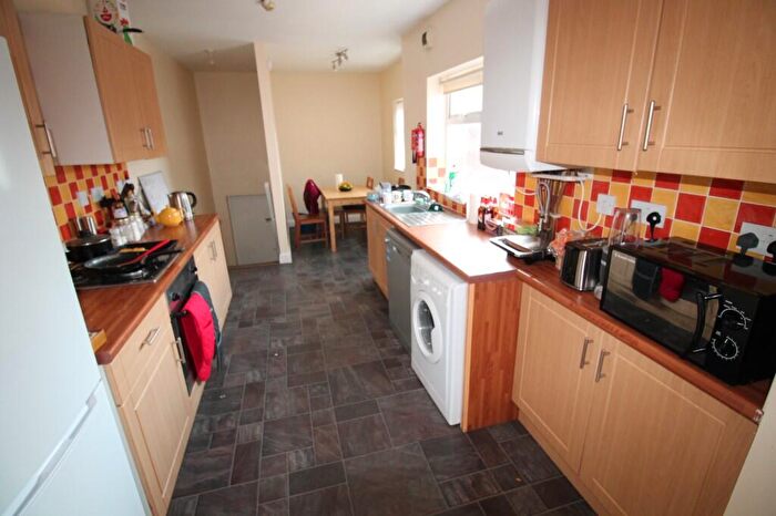 4 Bedroom Maisonette To Rent In Grosvenor Road, Newcastle Upon Tyne, NE2