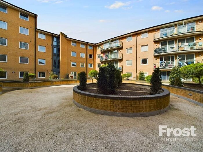 2 Bedroom Flat For Sale In Highfield Road, Feltham, TW13
