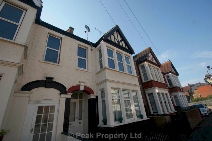 3 Bedroom Flat To Rent In Whitegate Road, Southend On Sea SS1