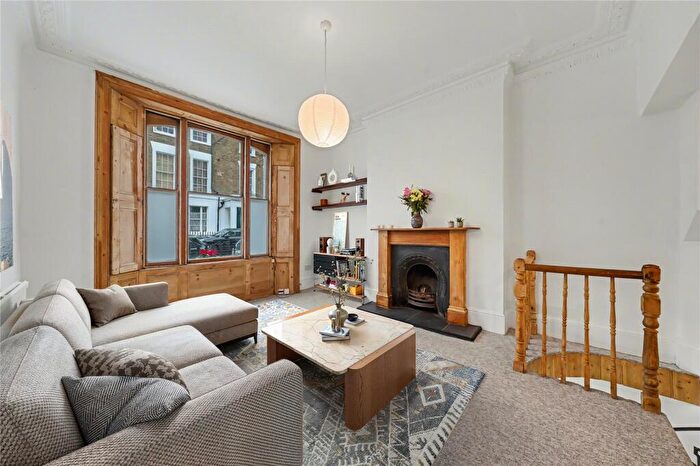2 Bedroom Apartment To Rent In Almeida Street, London, N1