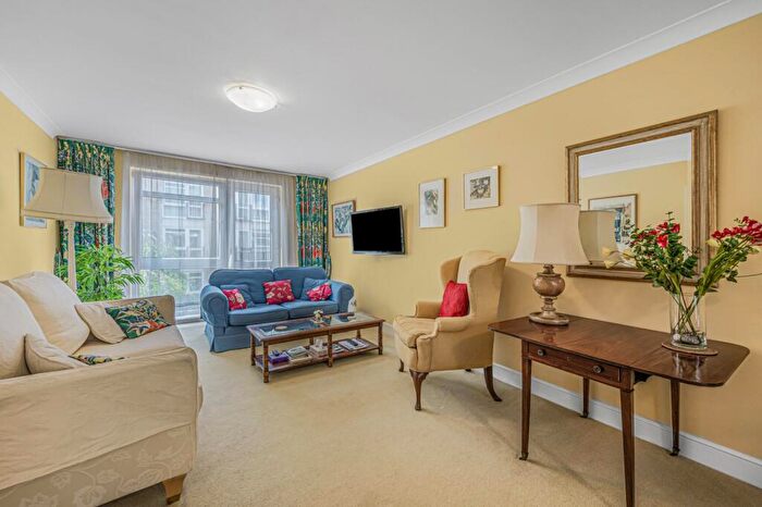 2 Bedroom Flat For Sale In Chester Close South, Regents Park, NW1
