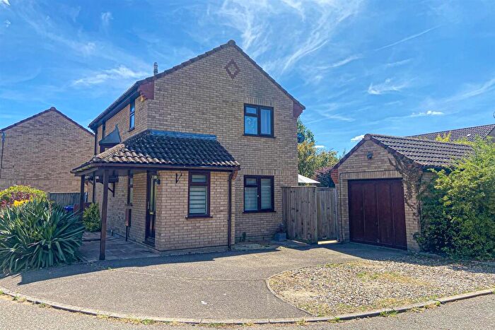 3 Bedroom Detached House For Sale In Bill Rickaby Drive, Newmarket, CB8