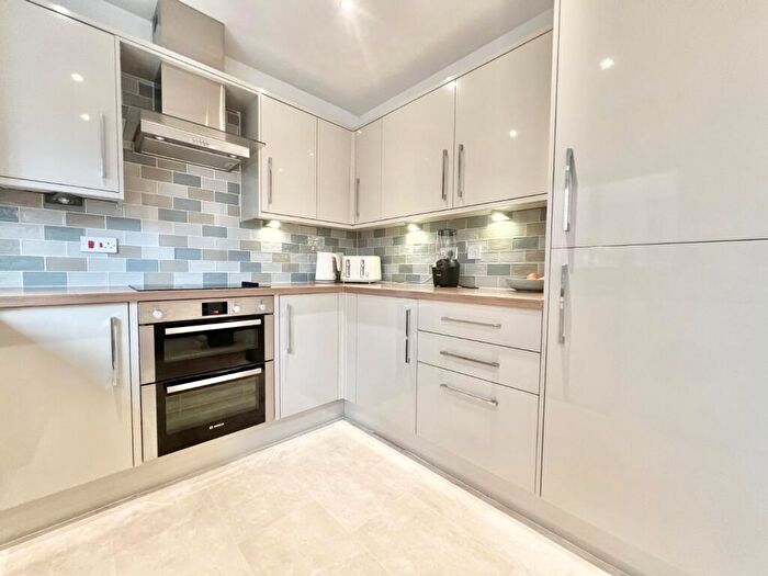 2 Bedroom Bungalow For Sale In Helmsdale Close, Ramsbottom, Bury, Greater Manchester, BL0