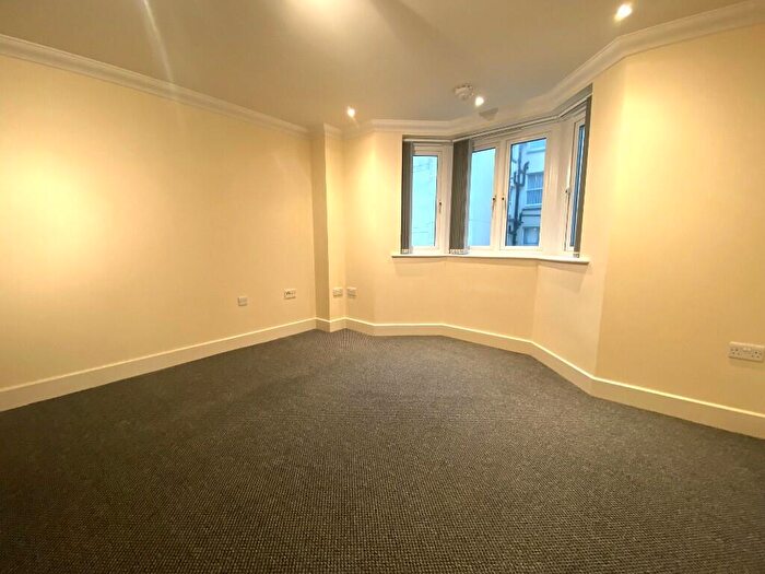 2 Bedroom Apartment To Rent In Grand Parade, Eastbourne, East Sussex, BN21