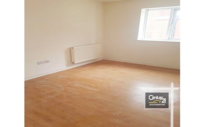 1 Bedroom Flat To Rent In |Ref: |, Cox's Lane, Southampton, SO19