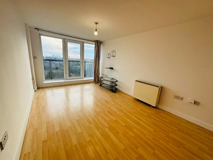 1 Bedroom Apartment To Rent In Lakeside Rise, Manchester, M9