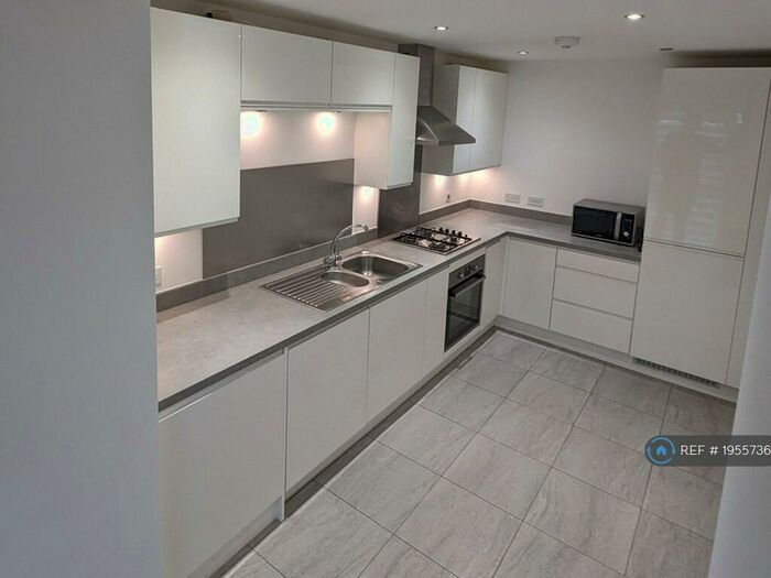 2 Bedroom Terraced House To Rent In Lostock Street, Manchester, M40