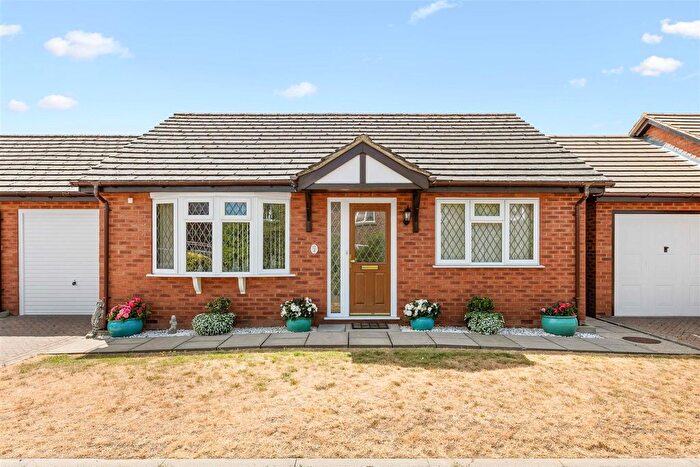 2 Bedroom Bungalow For Sale In Kingsway Gardens, Stotfold, SG5