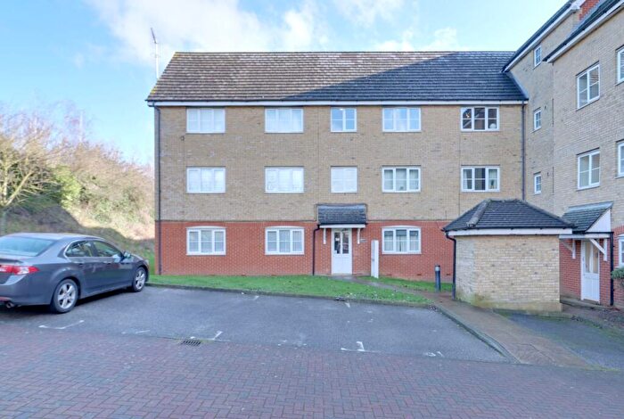 1 Bedroom Flat For Sale In Kendal, Purfleet, RM19