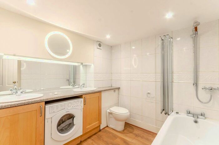 2 Bedroom Flat To Rent In Cromwell Road, South Kensington, London, SW5