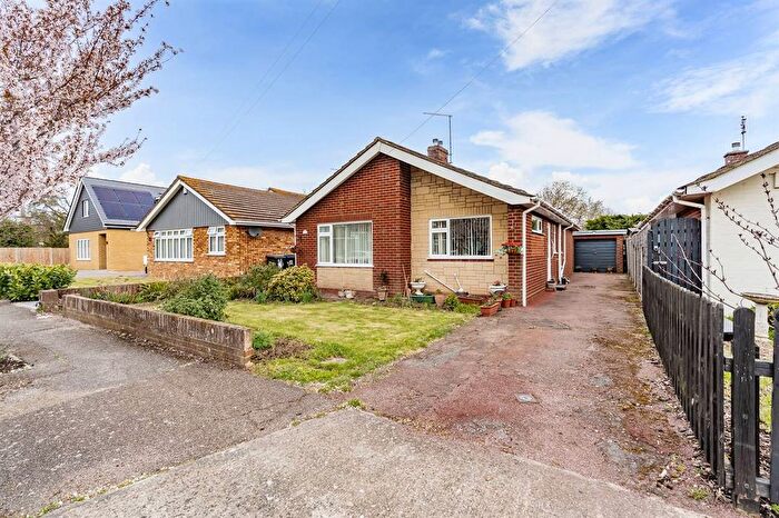 2 Bedroom Detached Bungalow For Sale In Oakwood Drive, Whitstable, CT5