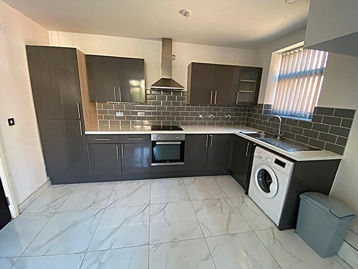 2 Bedroom Flat To Rent In Paget Street, Cardiff, CF11
