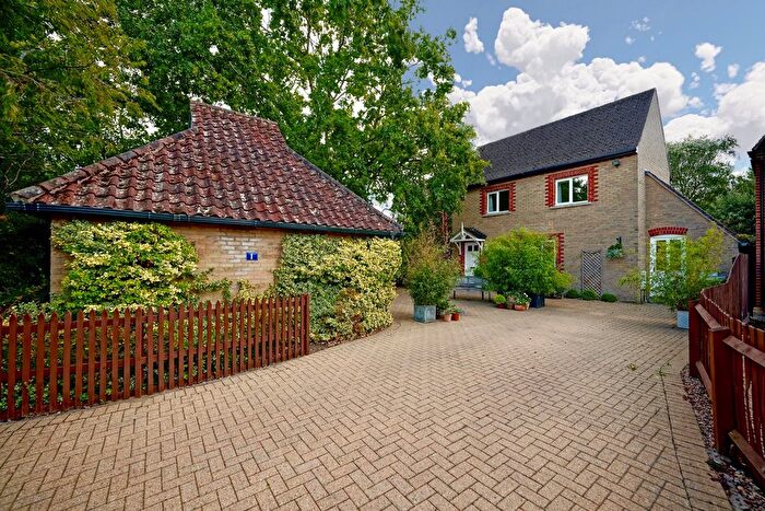 3 Bedroom Detached House For Sale In Park Road, Brampton, Huntingdon, PE28