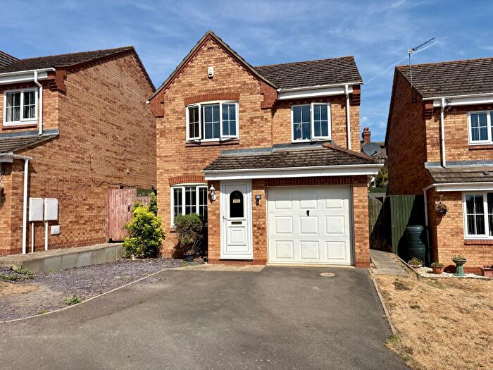 3 Bedroom Detached House For Sale In Sapphire Close, Kettering, NN15