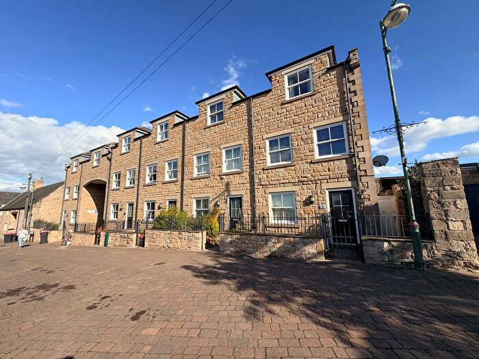 3 Bedroom Town House To Rent In Falcon Court, Dinnington, Sheffield, S25