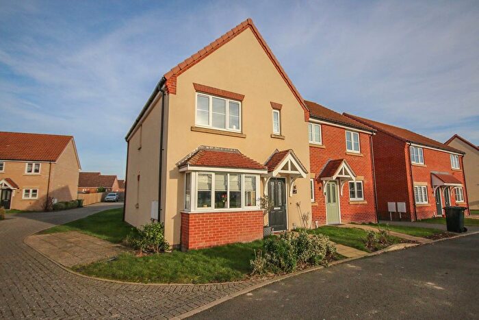 3 Bedroom Semi Detached House For Sale In Orchard Crescent, King's Lynn, PE30