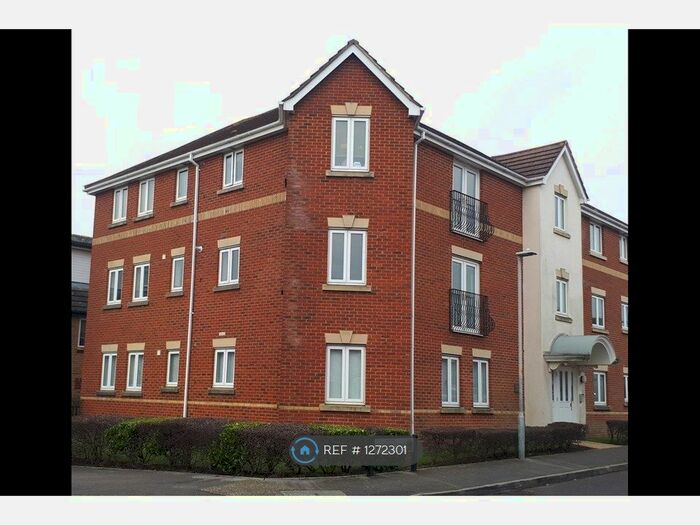 2 Bedroom Flat To Rent In Branksome Court, Poole BH15