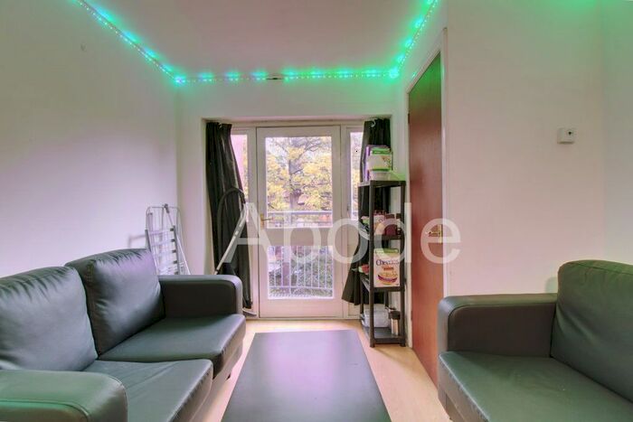 4 Bedroom Flat To Rent In - Clarendon Road, Leeds, West Yorkshire, LS2