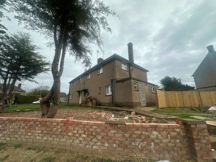 3 Bedroom Semi Detached House To Rent In St Andrews Crescent, Wellingborough, NN8