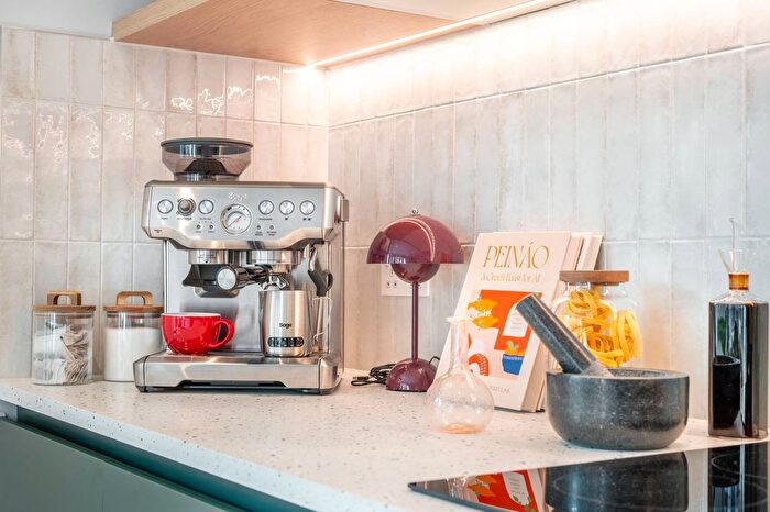 1 Bedroom Flat To Rent In The Maple, Brent Cross, London, NW2