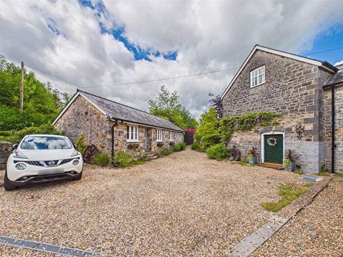 4 Bedroom Country House For Sale In Llandybie, Ammanford, SA18