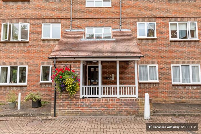 1 Bedroom Flat For Sale In Riverside, Forest Row, RH18