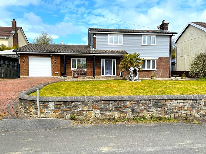 4 Bedroom Detached House For Sale In Heol Ddu, Pen-Y-Mynydd, Llanelli, SA15