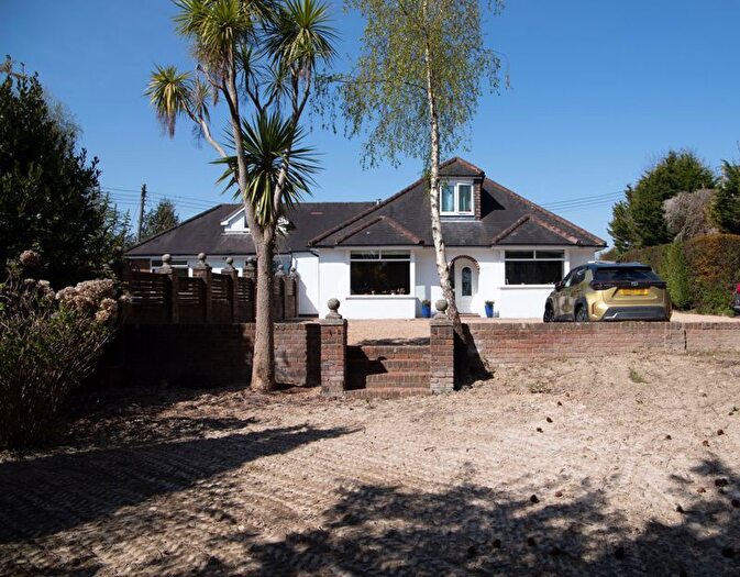 3 Bedroom Link Detached House For Sale In Lewes Road, Blackboys, TN22