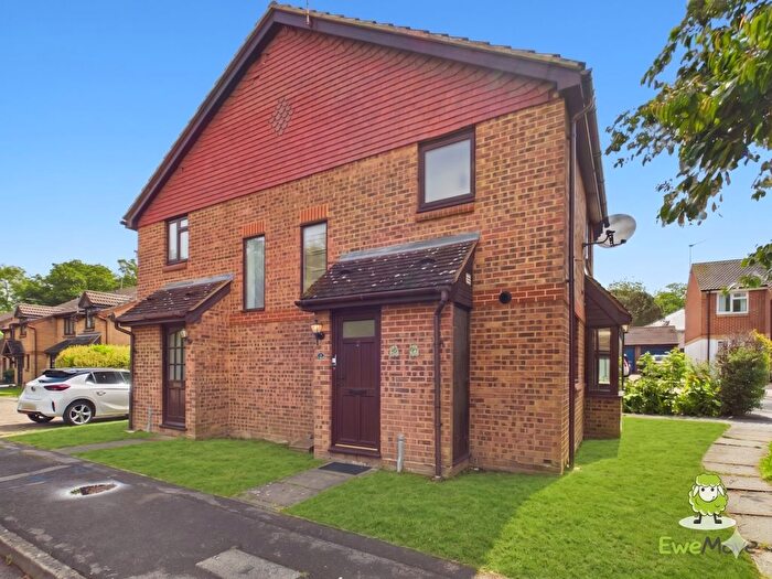 1 Bedroom Terraced House For Sale In Great Oaks Chase, Chineham, Basingstoke, Hampshire, RG24