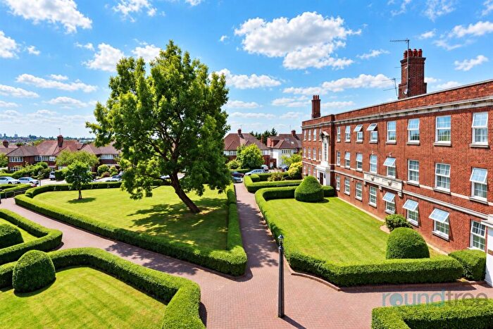 2 Bedroom Apartment To Rent In Yew Tree Court, Bridge Lane, Temple Fortune, NW11