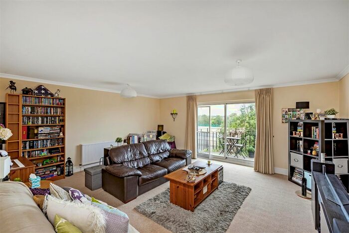 2 Bedroom Flat To Rent In Worple Road, London, SW19